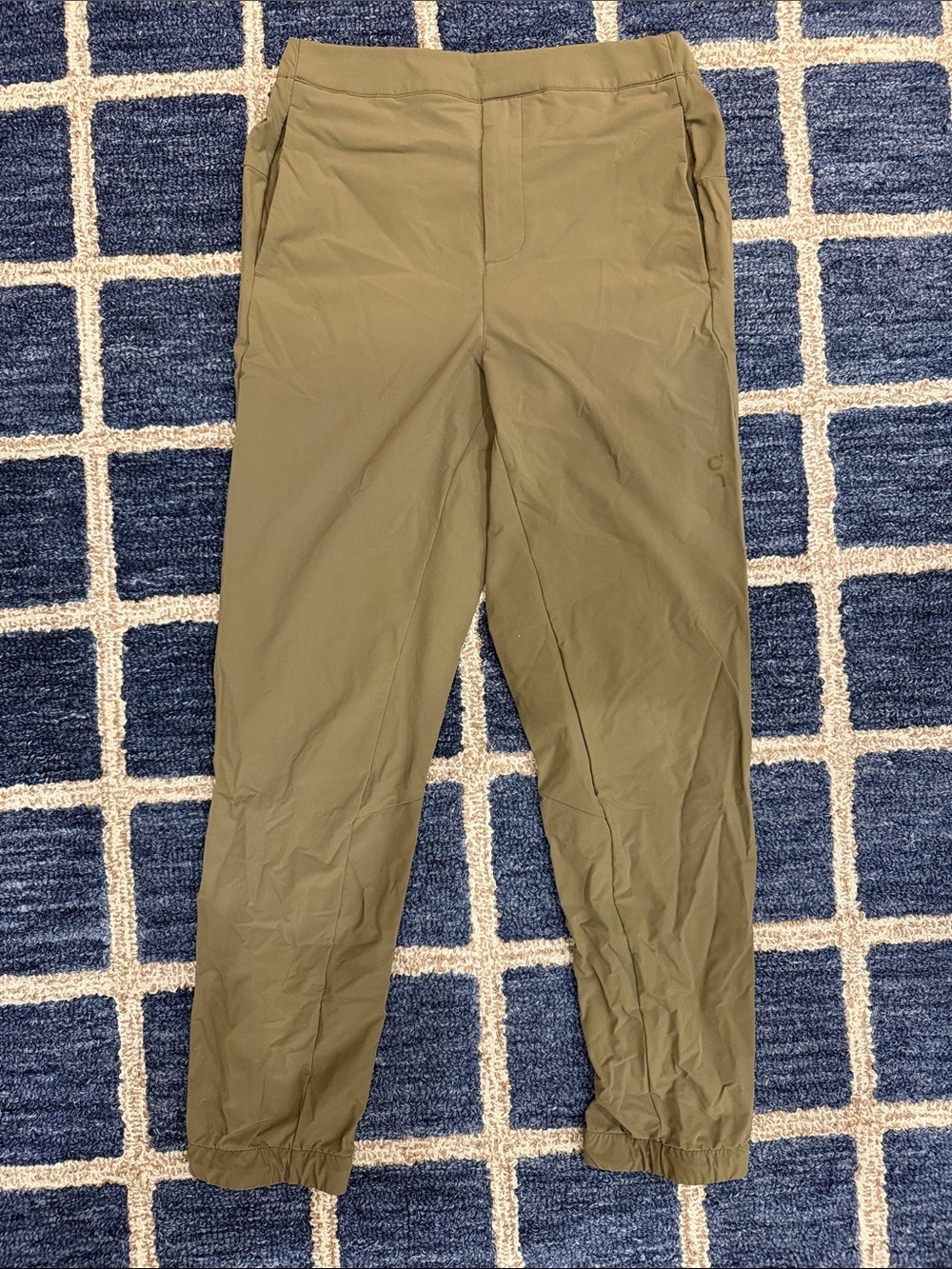 On Running Olive Jogger Pants in Khaki Green